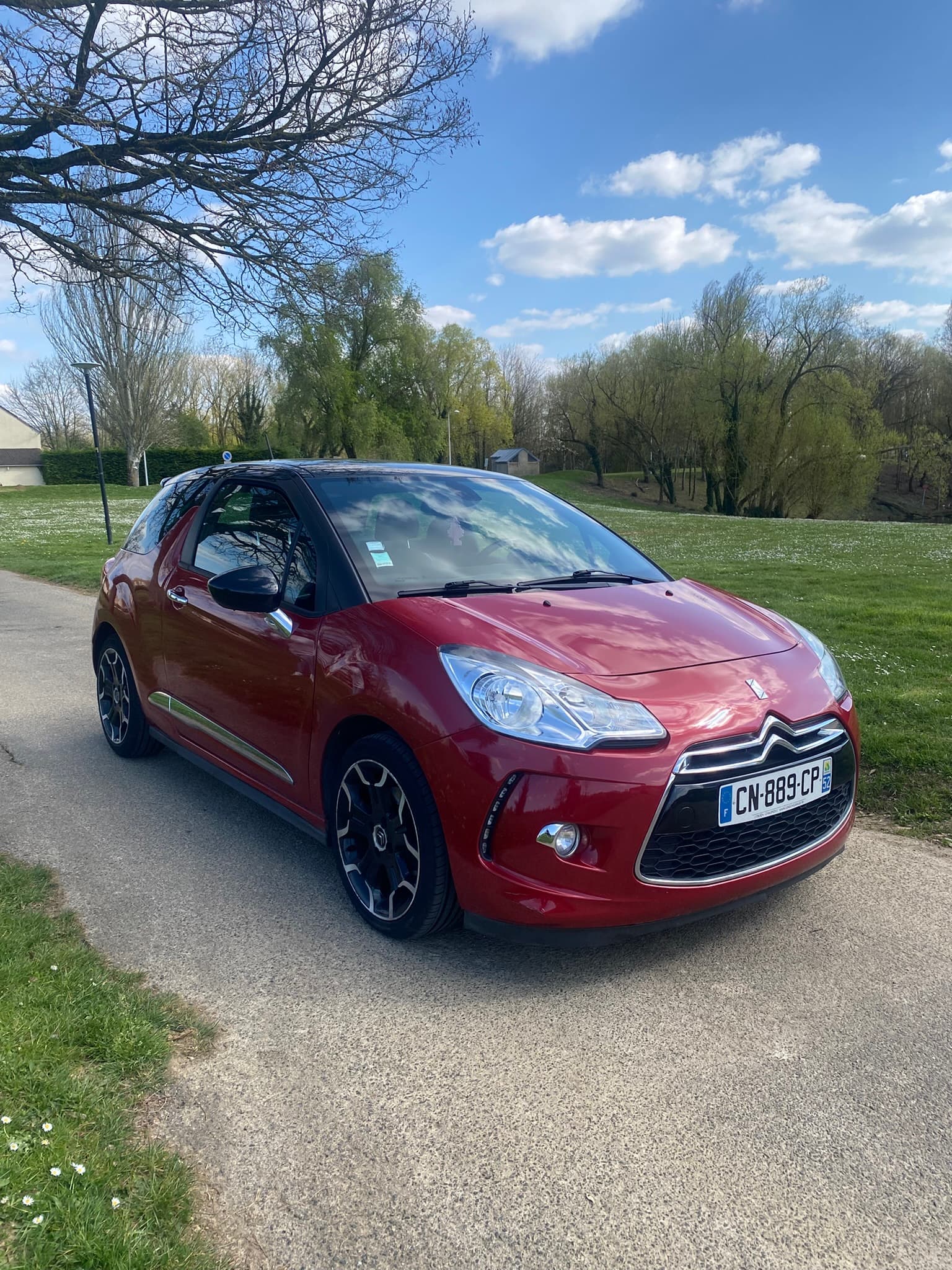 Citroen DS3 1.6THP Ultra Prestige 2012 Essence - photo profil