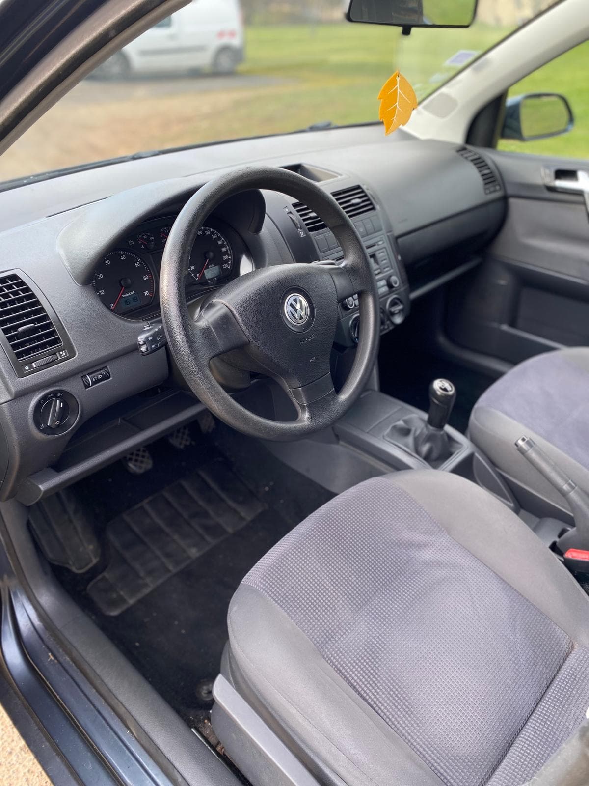 Volkwagen Polo 2007 Essence - volant