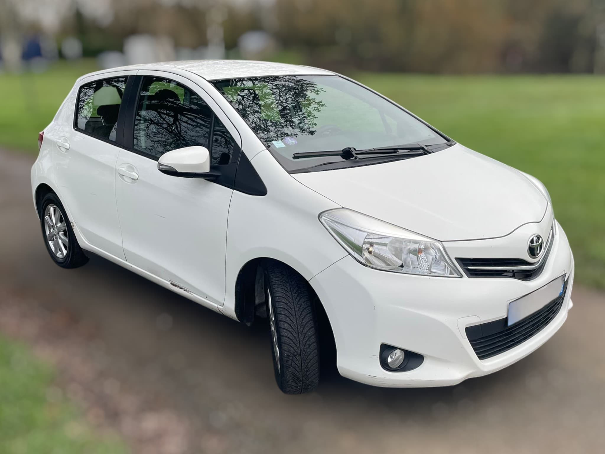 Toyota Yaris 1.0 VVT-I 2012 Essence - photo intérieur